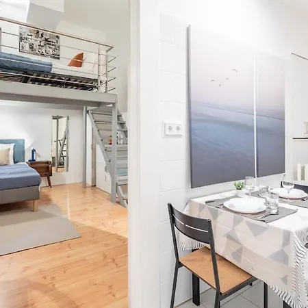 Central Cozy Apartment *